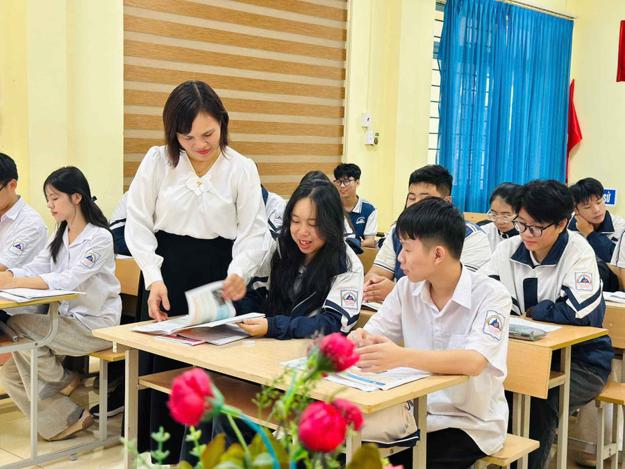 Người truyền lửa đam mê lịch sử nơi miền biên viễn