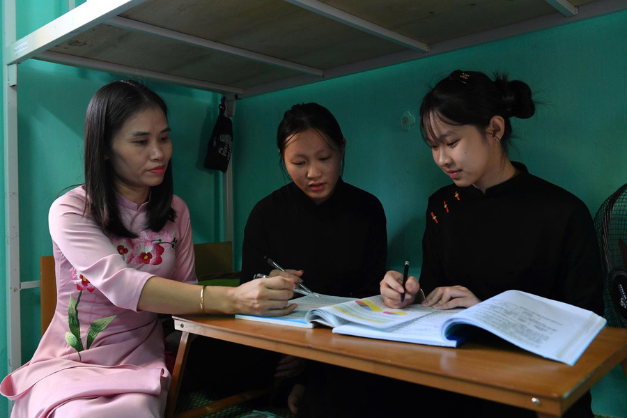 Cô giáo dạy Sử mang tinh thần đổi mới truyền lửa cho học trò vùng cao