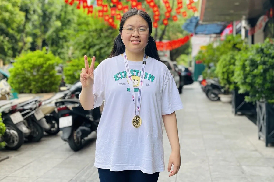 Nữ sinh đầu tiên đoạt Huy chương Vàng Olympic Thiên văn quốc tế