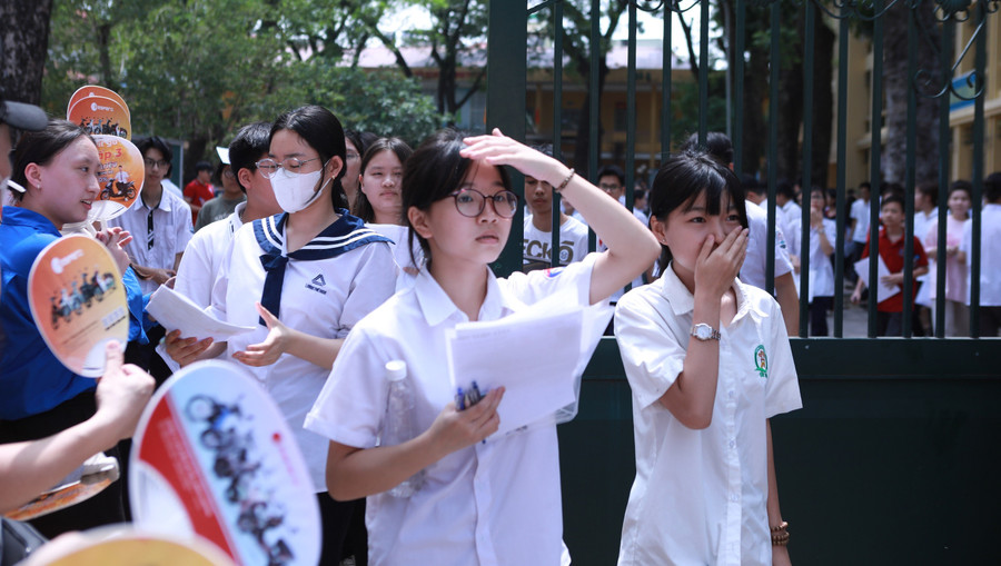 Hà Nội thi vào lớp 10 cuối tháng 6/2026: Thuận lợi đan xen thách thức