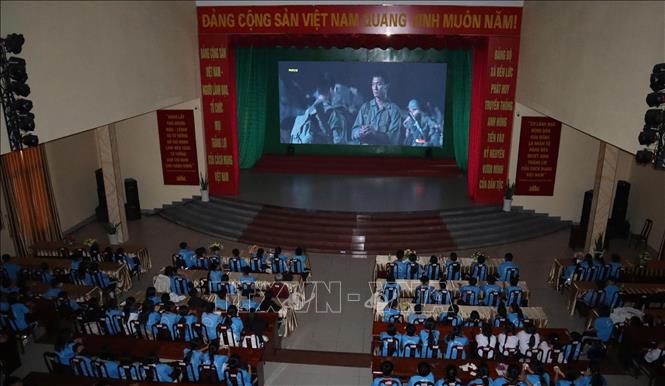 Xem phim "Mưa đỏ": Đổi mới hình thức giáo dục lịch sử, tạo cảm xúc mạnh mẽ cho học sinh