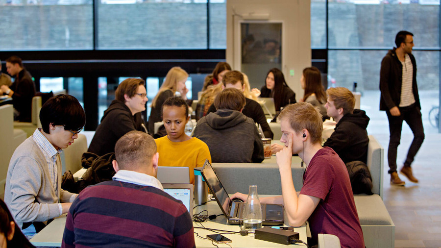 Đan Mạch trả tiền cho sinh viên