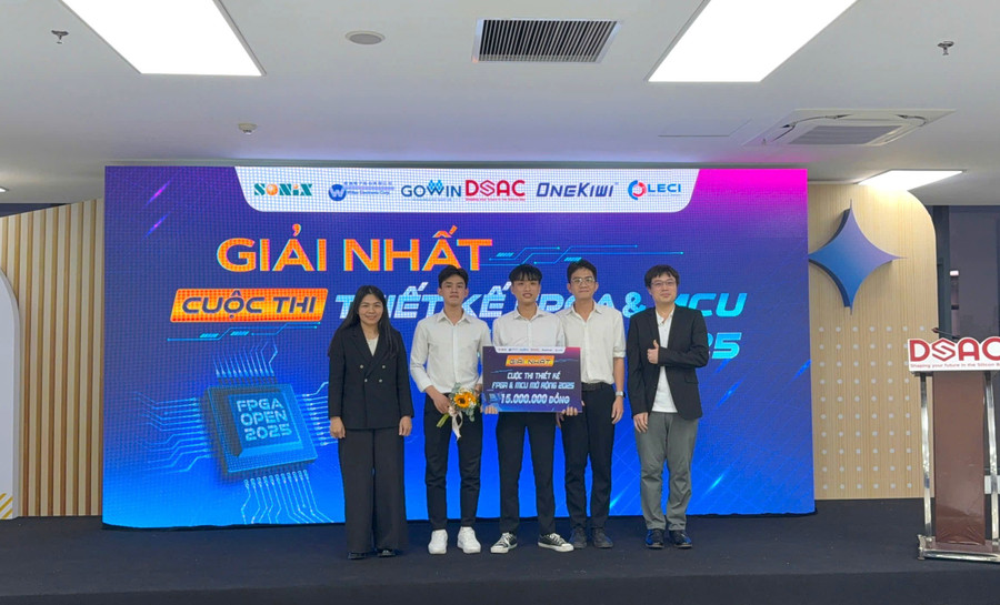 Sinh viên Đà Nẵng phát triển radar bảo đảm an toàn cho học sinh trên xe đưa đón