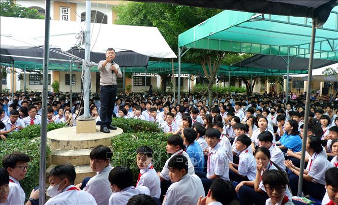 Trang bị kỹ năng, giúp học sinh tránh lối sống vô cảm