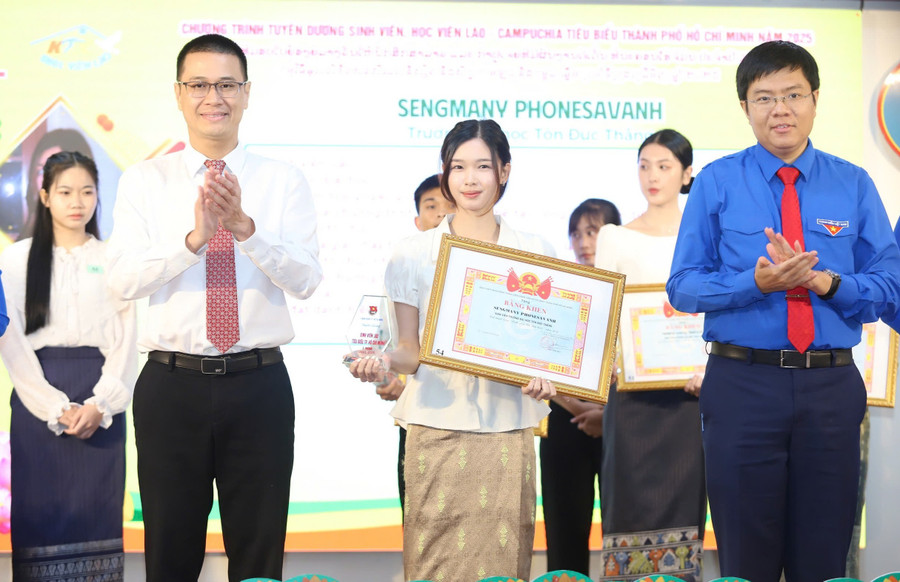 Vượt rào cản ngôn ngữ, sinh viên Lào, Campuchia tỏa sáng nơi giảng đường TPHCM