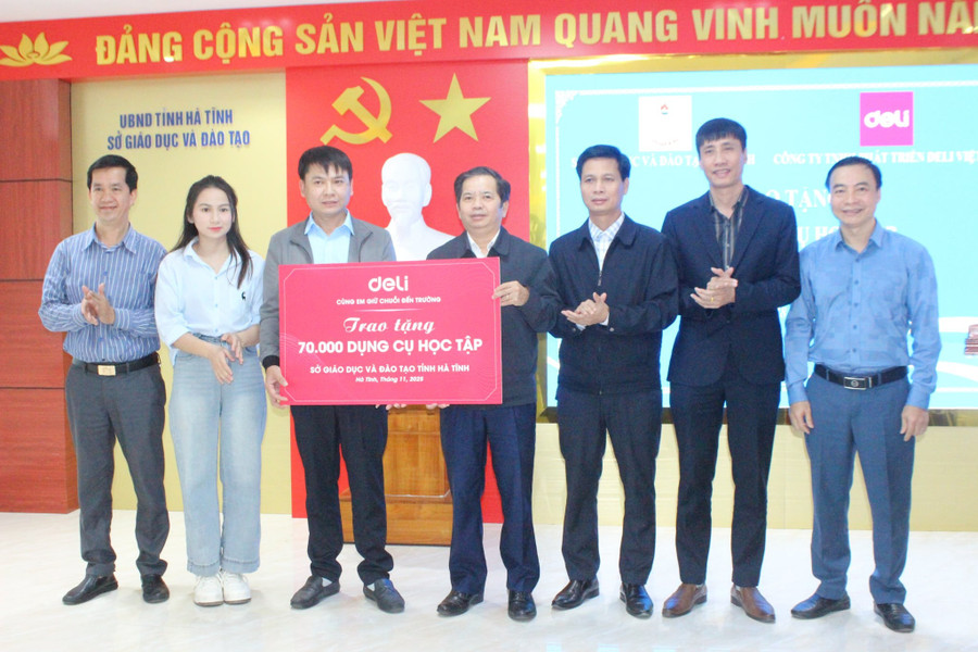 70.000 sản phẩm học cụ hỗ trợ học sinh vùng lũ Hà Tĩnh