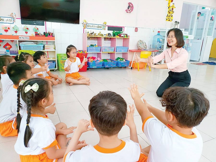 Dự kiến điều chỉnh quy định chế độ làm việc đối với giáo viên mầm non