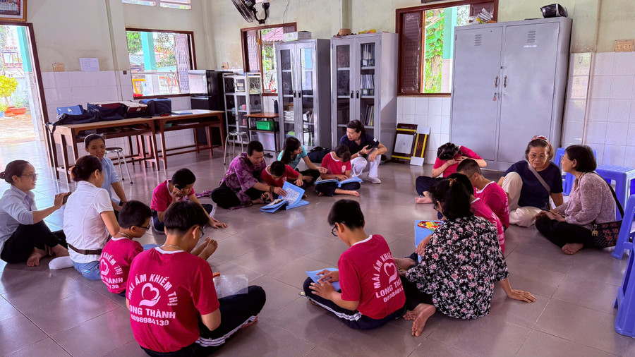 Gõ cửa tri thức bằng hành trình lưu động sách