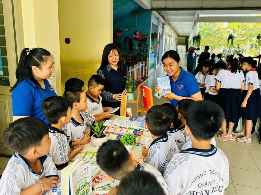  Sở GD&ĐT TPHCM chỉ đạo các trường chuẩn bị triển khai bộ sách giáo khoa mới 