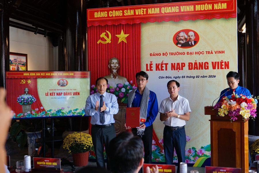 Đại học Trà Vinh kết nạp Đảng viên tại Địa chỉ đỏ