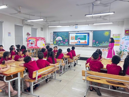 Học sinh dùng AI “làm bài”, giáo viên phải thay đổi cách đánh giá