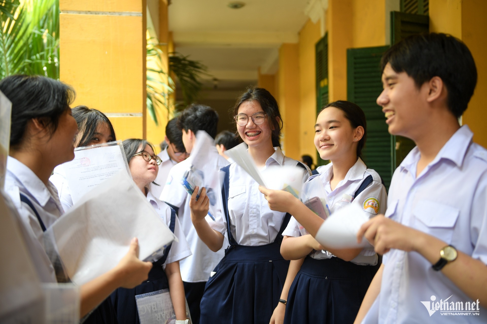 Cuộc đua vào lớp 10 chuyên TP.HCM nóng lên với gần 13.000 thí sinh