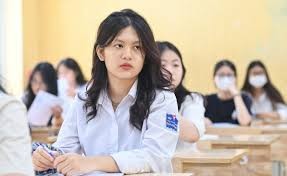 Đề tiếng Anh tốt nghiệp THPT 2026 giữ độ phân hóa, phổ điểm được dự báo nhỉnh hơn