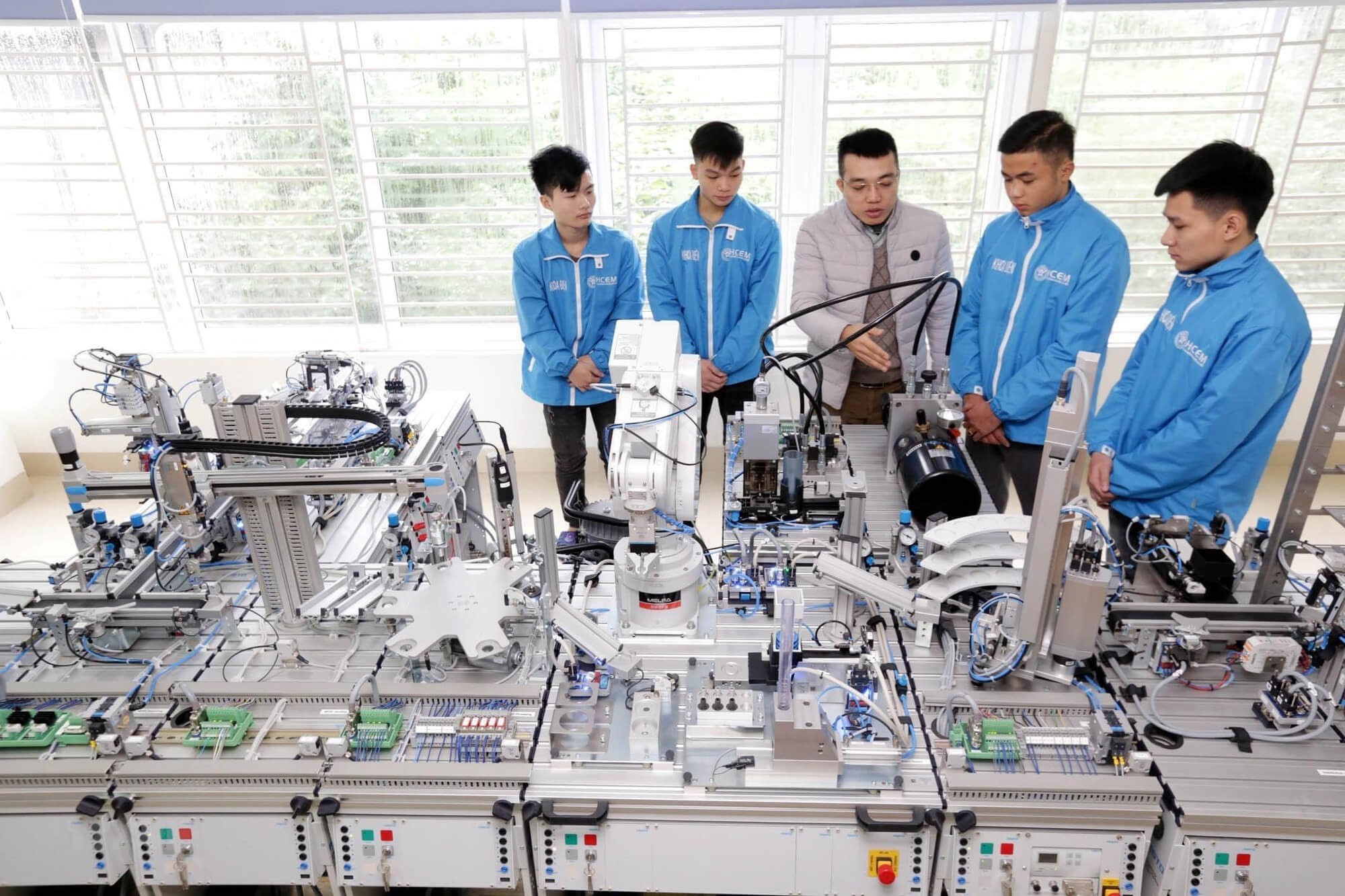 Tiêu chuẩn mới đối với người dạy nghề: Chú trọng năng lực thực chất thay vì bằng cấp